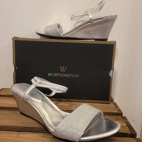 Brand New women's wedge sandals - Picture 3 of 7